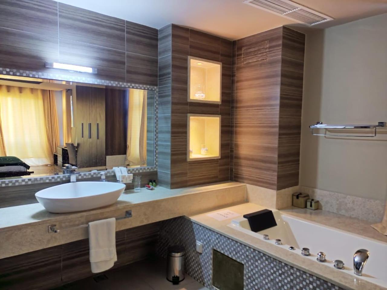 Luxury Oceanline Apartments Mombasa Exterior photo